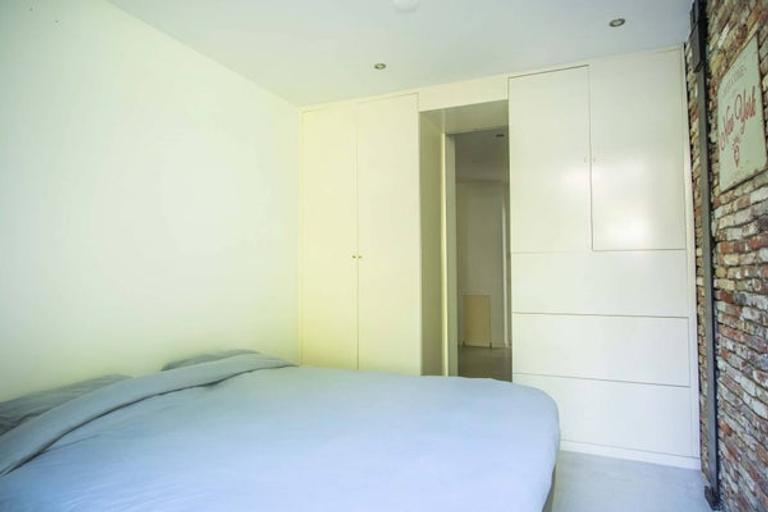 Ground-Floor Apartment with Garden in De Pijp - Image 17