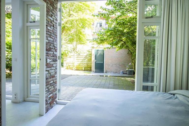 Ground-Floor Apartment with Garden in De Pijp - Image 19