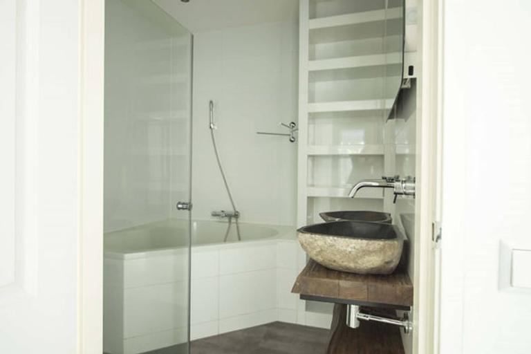 Ground-Floor Apartment with Garden in De Pijp - Image 23