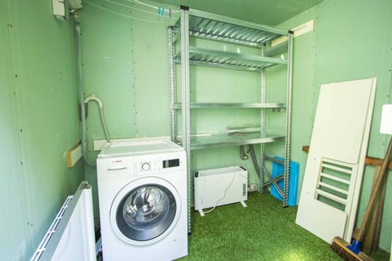 Ground-Floor Apartment with Garden in De Pijp - Image 32
