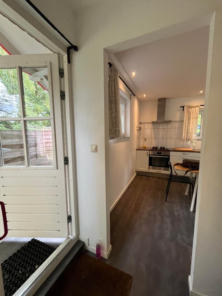 Furnished bungalow with private garden - Image 3