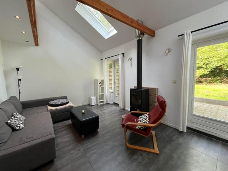 Furnished bungalow with private garden - Image 6