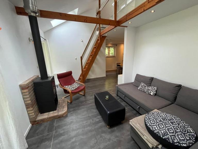 Furnished bungalow with private garden - Image 8