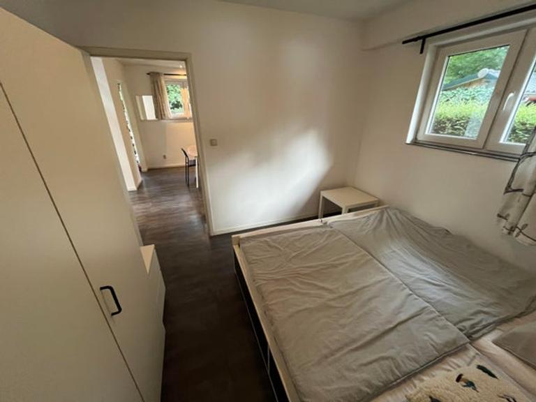 Furnished bungalow with private garden - Image 14