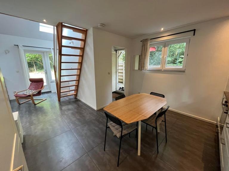 Furnished bungalow with private garden - Image 19