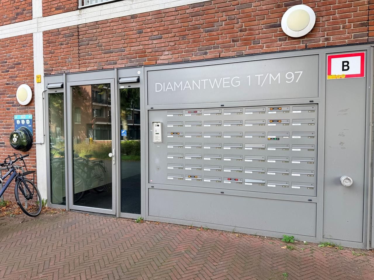 Gemeubileerd 3-kamerappartement met balkon - Afbeelding 2