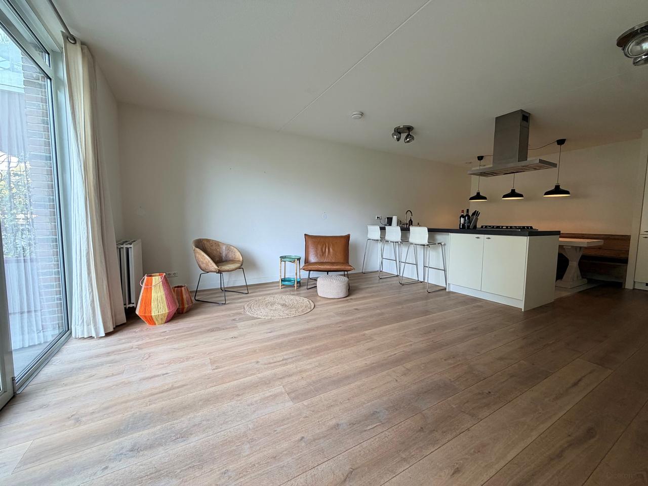 Gemeubileerd 3-kamerappartement met balkon - Afbeelding 6