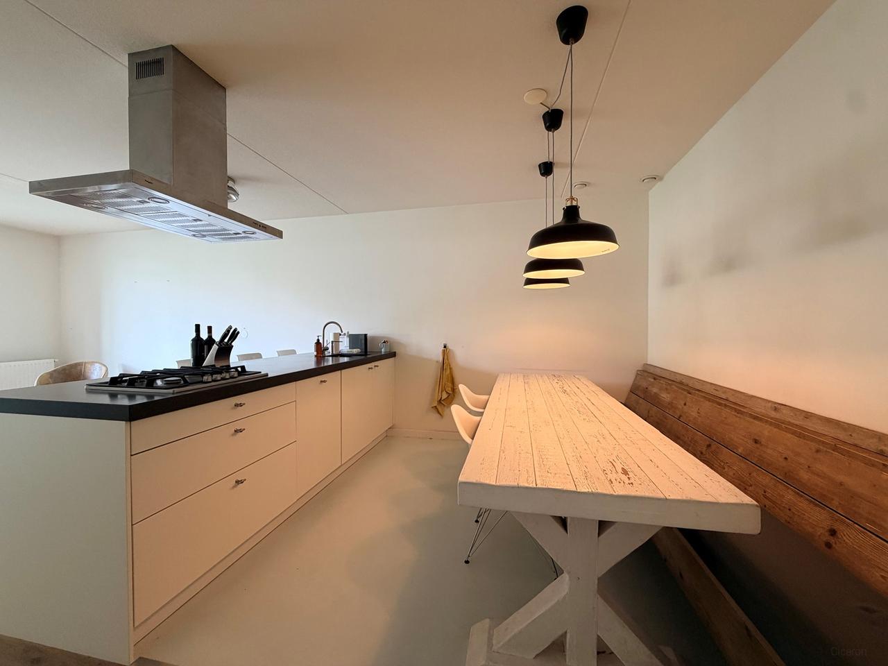 Gemeubileerd 3-kamerappartement met balkon - Afbeelding 9