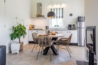70 m² bungalow with sunny terrace - Image 2