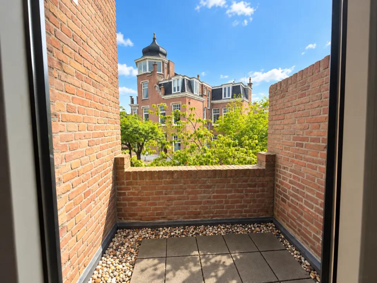 29 m² apartment with balcony in Bomenbuurt - Image 3