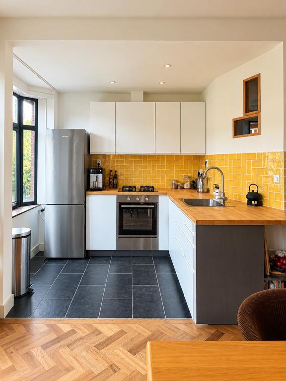 92 m² Apartment with 3 Bedrooms - Image 4