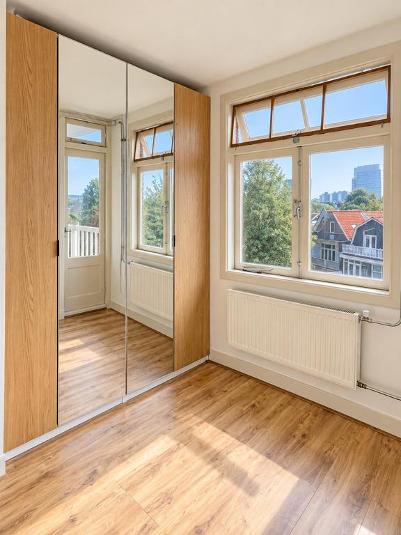 92 m² Apartment with 3 Bedrooms - Image 8