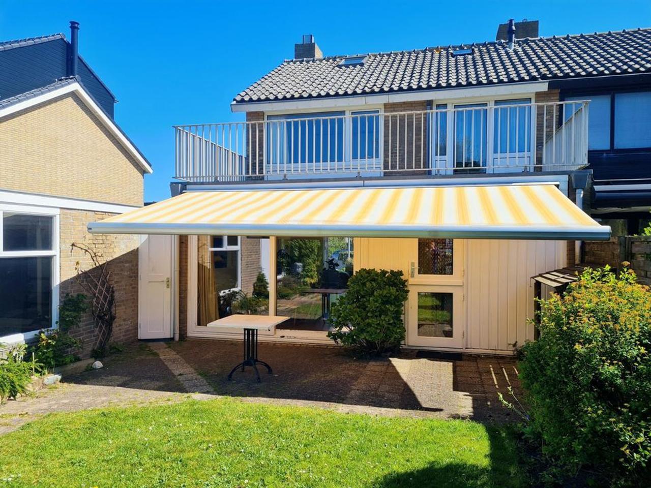 Gemeubileerde hoekwoning met tuin in Zandvoort - Afbeelding 1