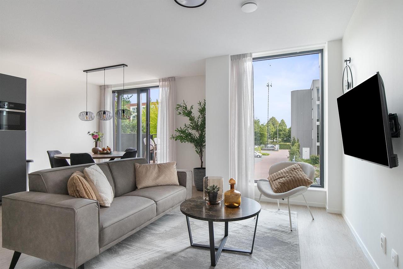 Furnished 3-room apartment with balcony - Image 1