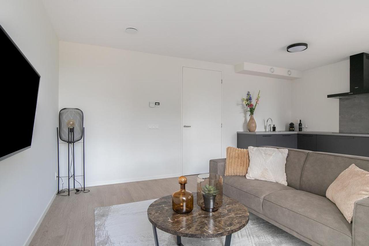Furnished 3-room apartment with balcony - Image 3