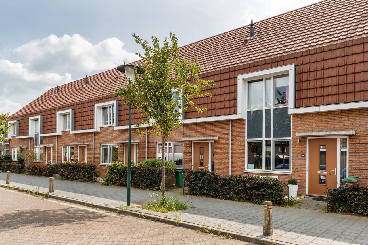 Family Home with Garden in Lanenbuurt - Image 1