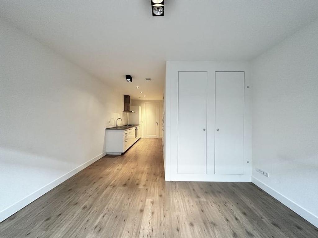 Available now: 44 m² with balcony - Image 3