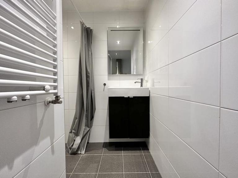 Available now: 44 m² with balcony - Image 13