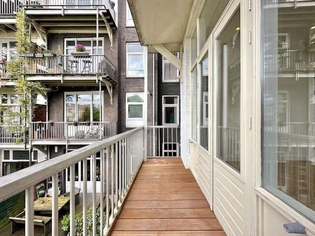 Twee balkons en aparte werkplek in Oost - Afbeelding 3
