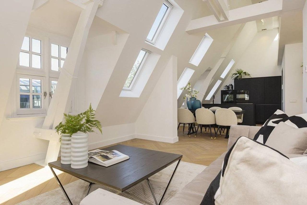 Furnished 118 m² Maisonette - Image 1