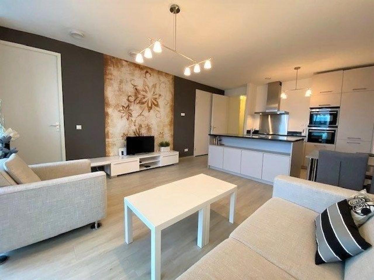 Gemeubileerd 3-kamerappartement in Cool - Afbeelding 1