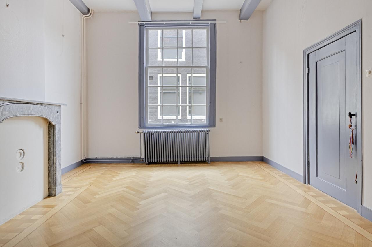 140 m² Canal House on Herengracht - Image 6