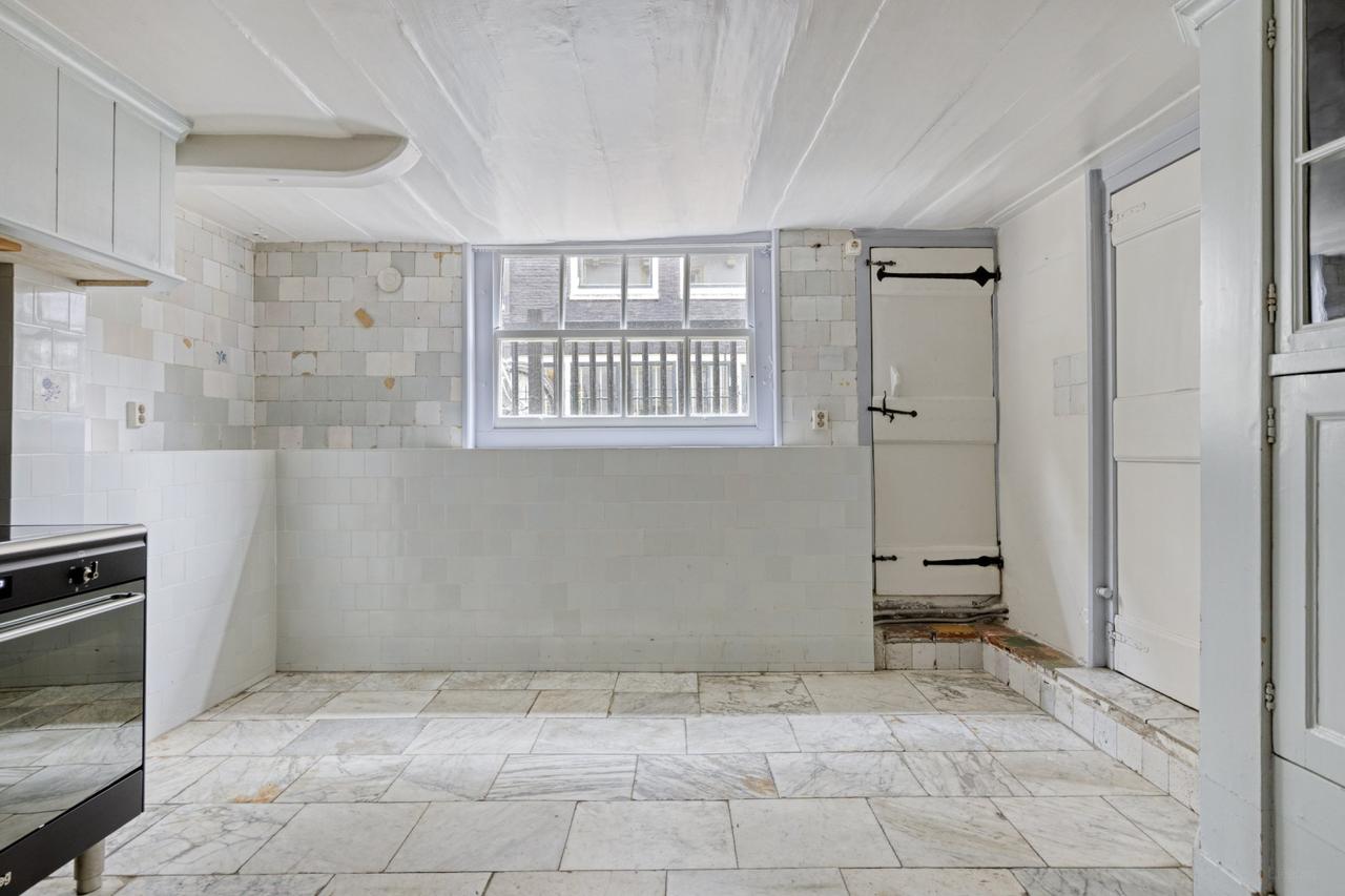 140 m² Canal House on Herengracht - Image 21