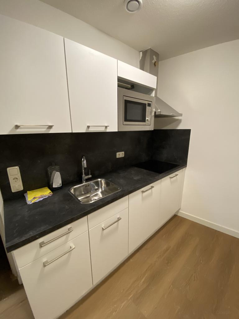 Studio with private storage in central Hengelo - Image 3