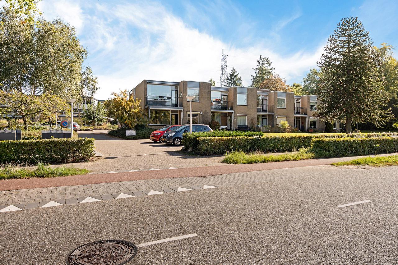 65+ Apartment with Terrace in Beekbergen - Image 9