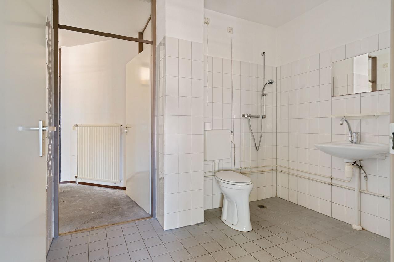 65+ Apartment with Terrace in Beekbergen - Image 12