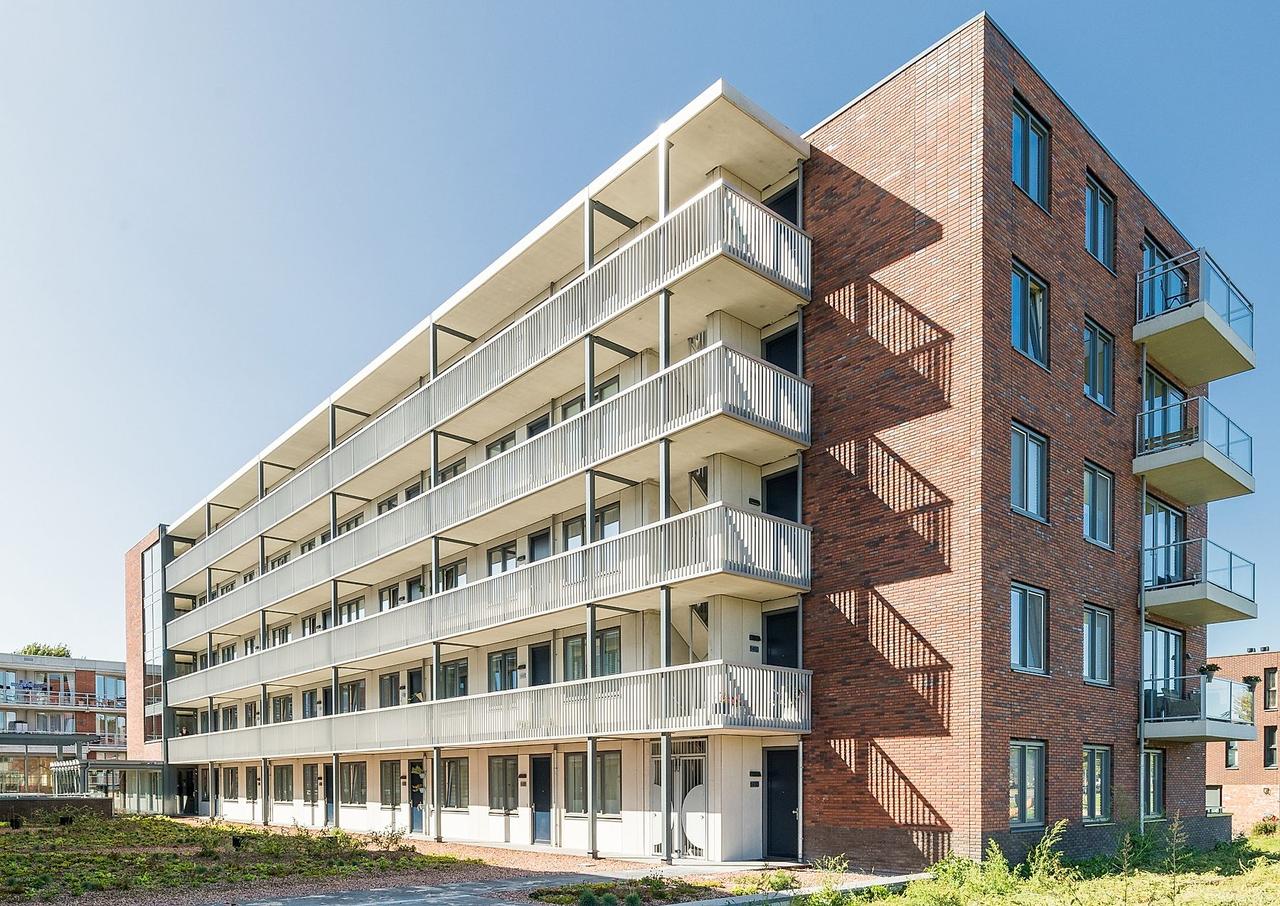 Energy-Efficient 2-Bedroom Apartment in IJmuiden - Image 1