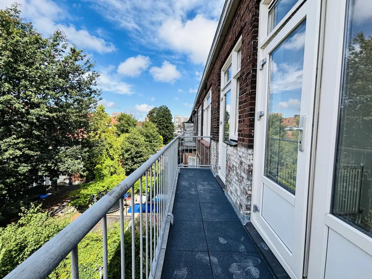 83 m² Upper-Floor Apartment with Balcony, A++ - Image 5