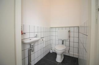 80 m² Home with Garden in Kommerzijl - Image 14