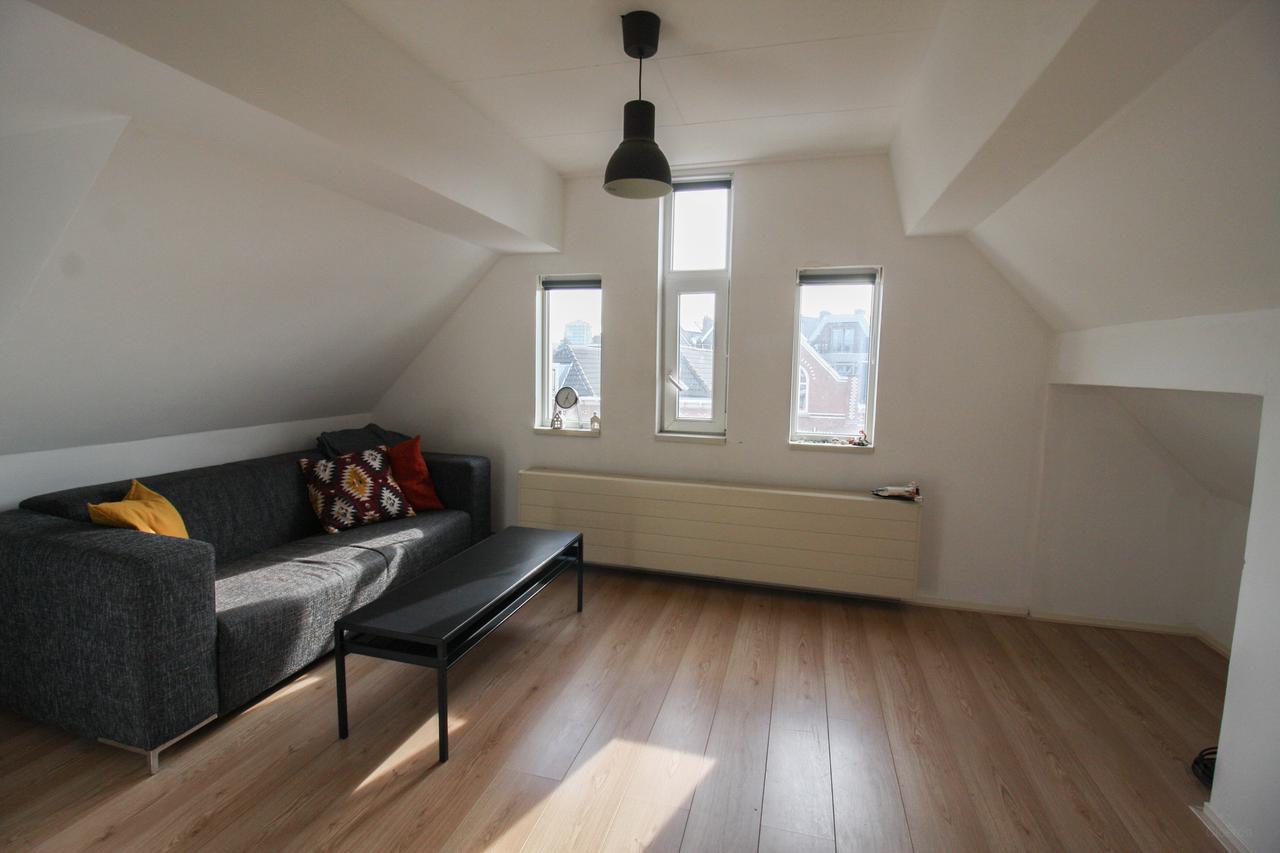 Licht 3-kamerappartement met balkon - Afbeelding 5