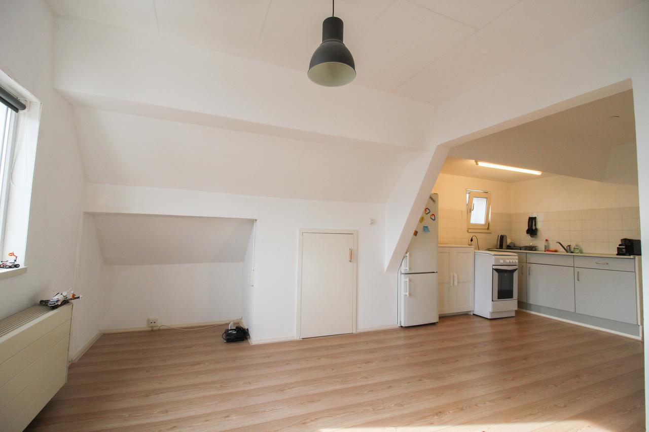 Licht 3-kamerappartement met balkon - Afbeelding 7
