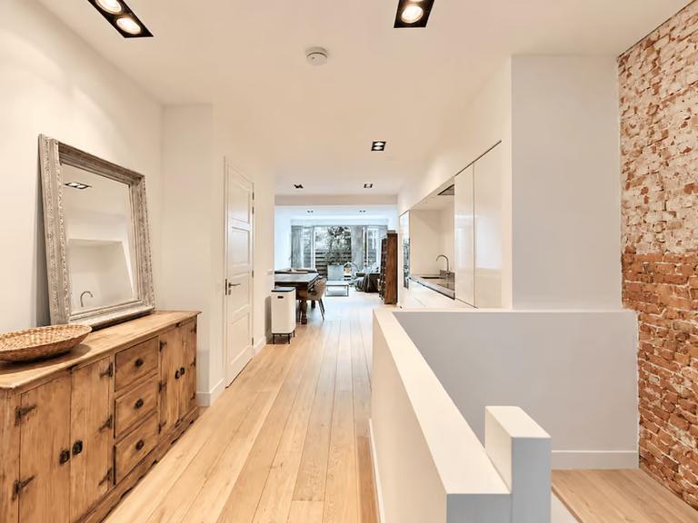 113 m² Furnished Apartment with Garden - Image 6
