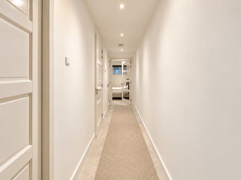 113 m² Furnished Apartment with Garden - Image 11