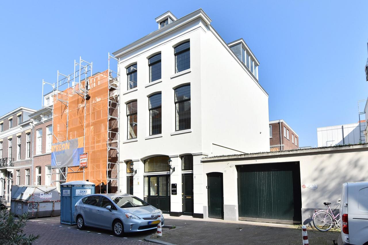 208 m² Home with Terrace in Buurtschap 2005 - Image 1