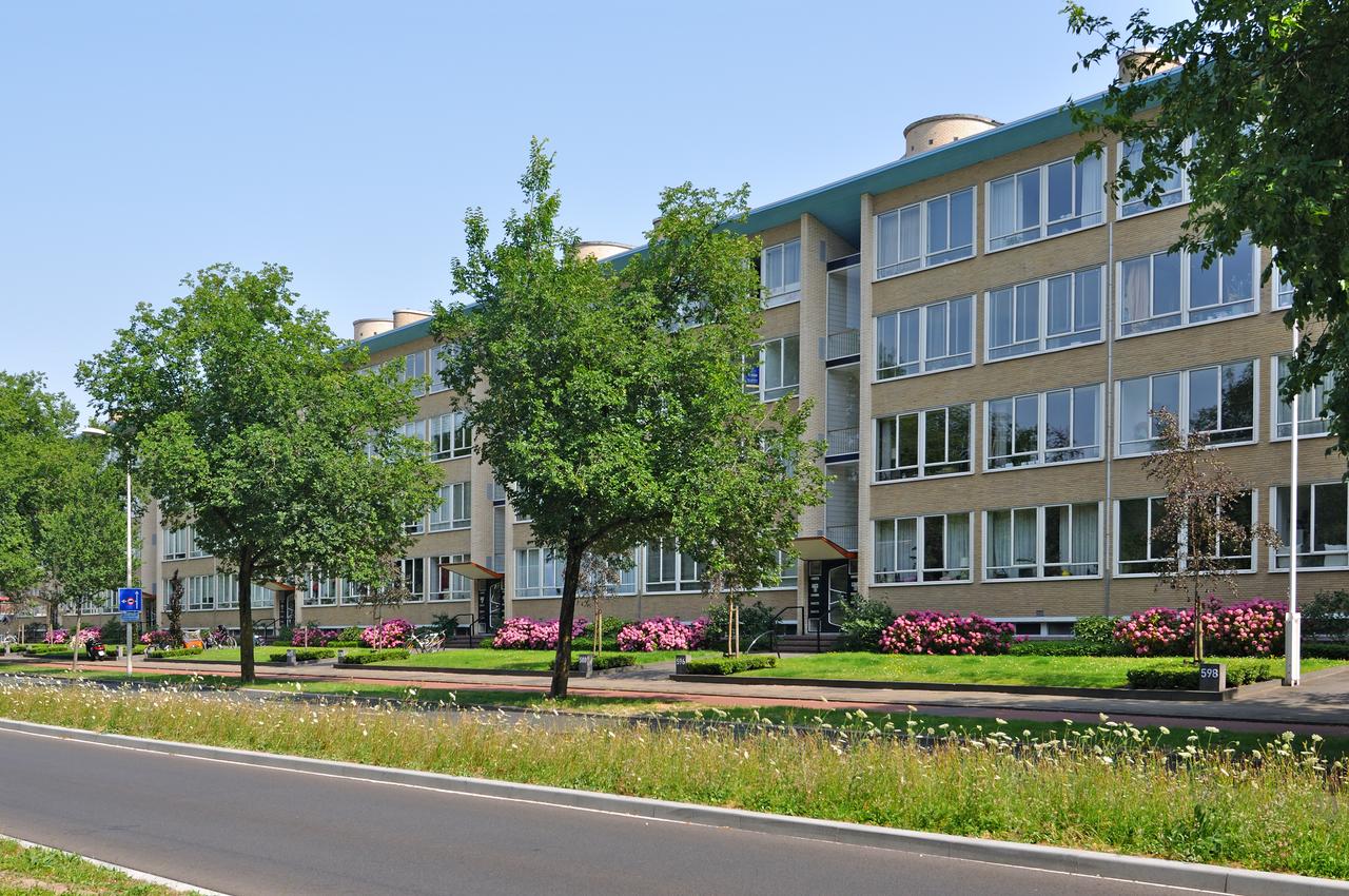 5-room apartment by Segbroek Park - Image 1