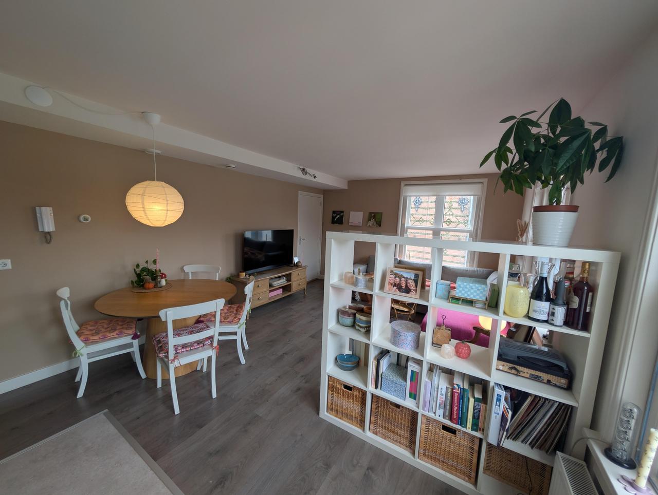 One-bedroom apartment with terrace in Arnhem - Image 3