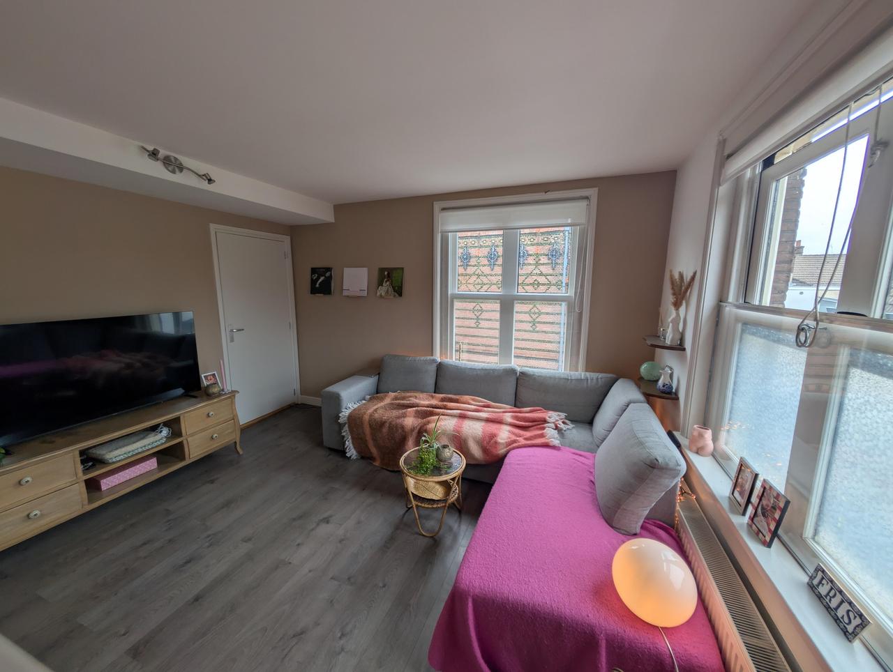 One-bedroom apartment with terrace in Arnhem - Image 4
