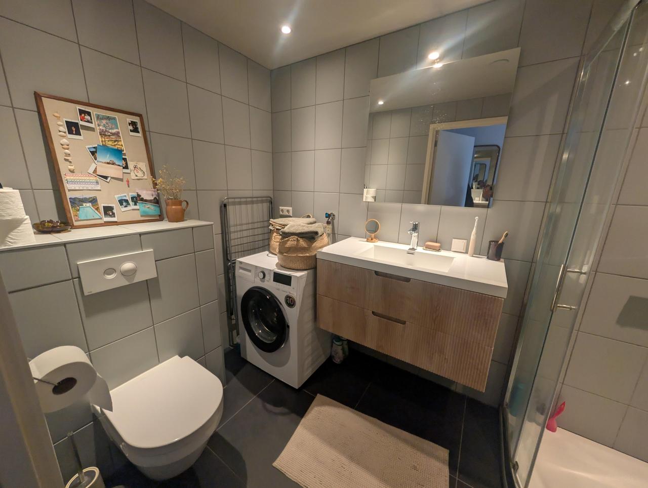 One-bedroom apartment with terrace in Arnhem - Image 9