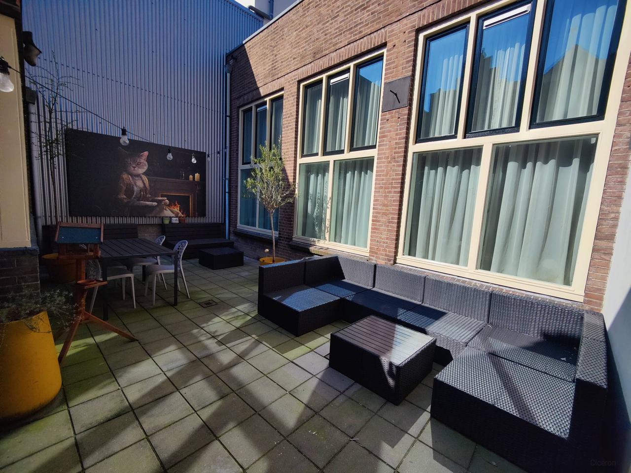 One-bedroom apartment with terrace in Arnhem - Image 13