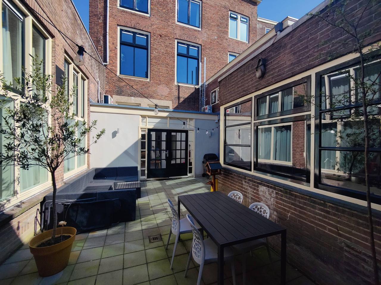 One-bedroom apartment with terrace in Arnhem - Image 14