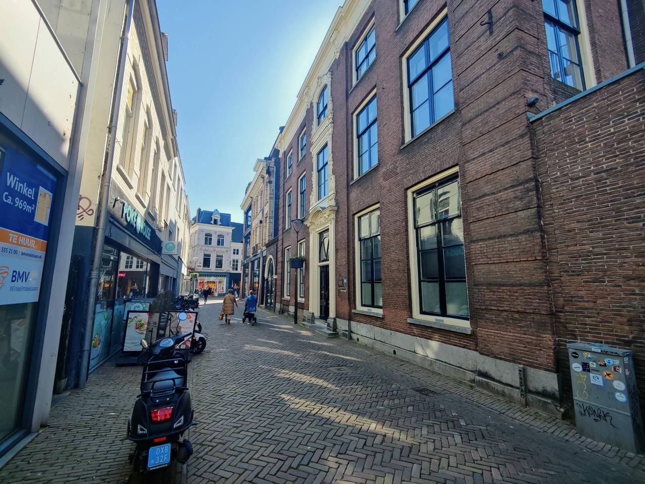 One-bedroom apartment with terrace in Arnhem - Image 17