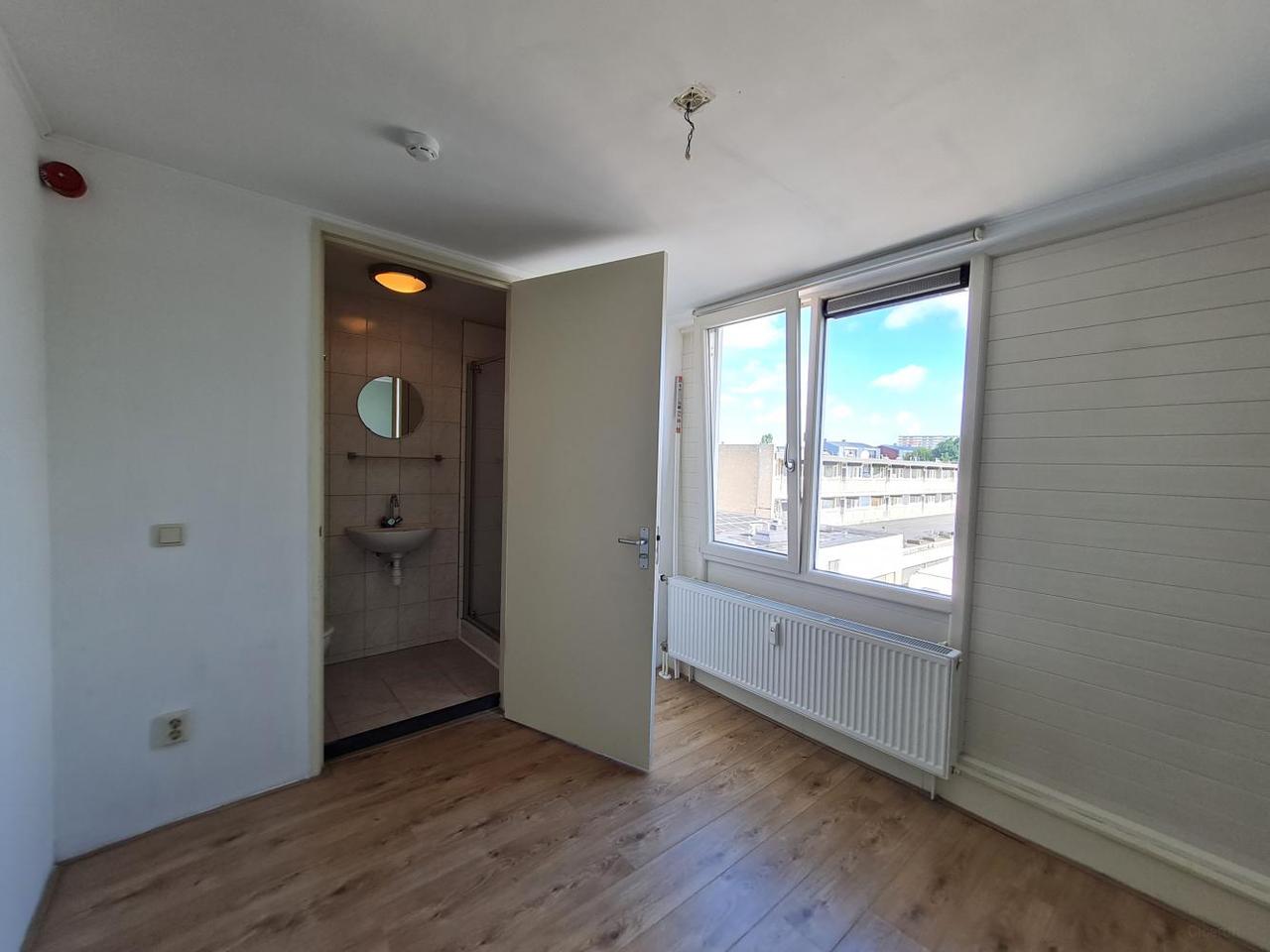 Semi-studio met slaapkamer in Tilburg - Afbeelding 3