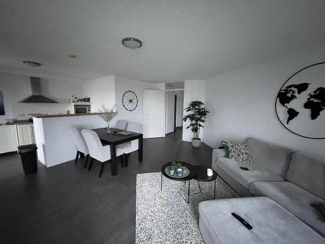 Gemeubileerd penthouse met vijf balkons - Afbeelding 4