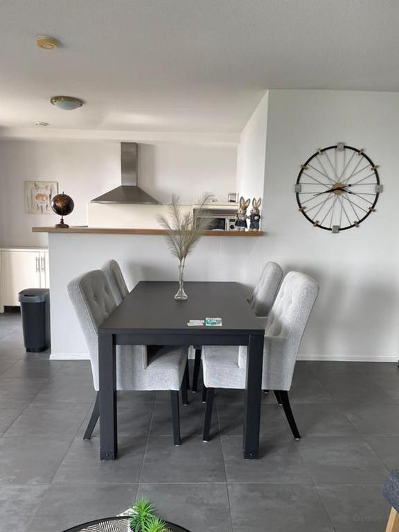 Gemeubileerd penthouse met vijf balkons - Afbeelding 5