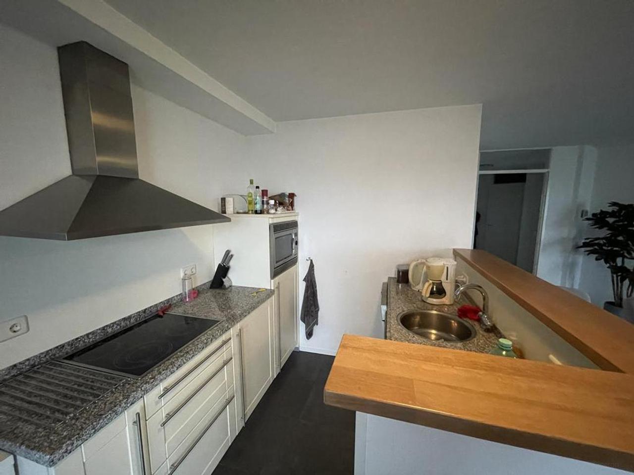 Gemeubileerd penthouse met vijf balkons - Afbeelding 6