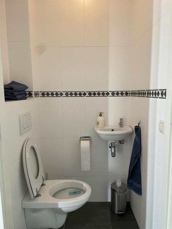 Gemeubileerd penthouse met vijf balkons - Afbeelding 9